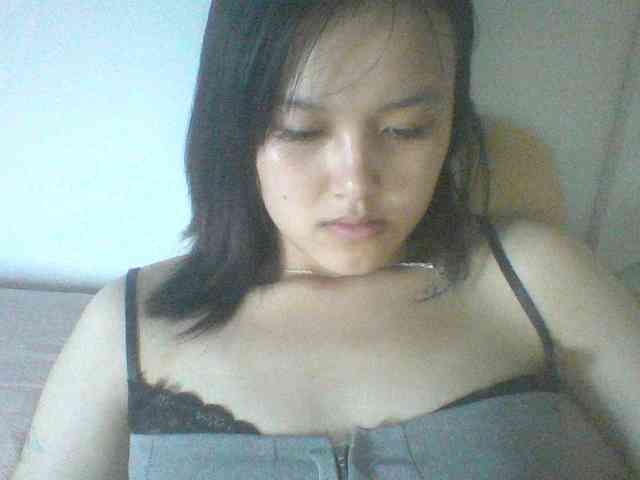 Alina-2k webcam