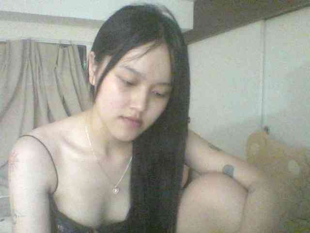 Alina-2k webcam