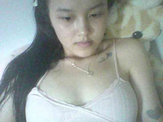 Alina-2k webcam