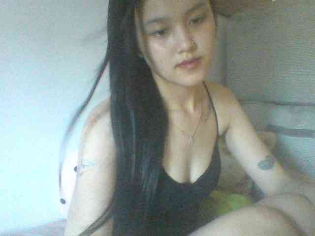 Alina-2k webcam