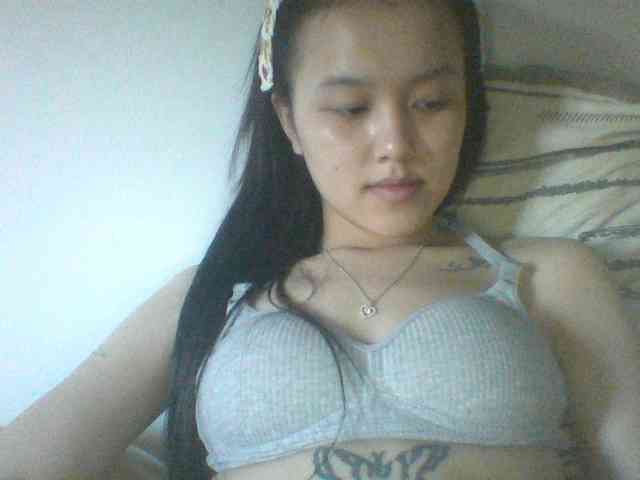 Alina-2k webcam