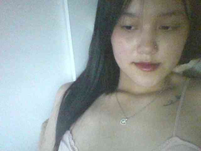 Alina-2k webcam