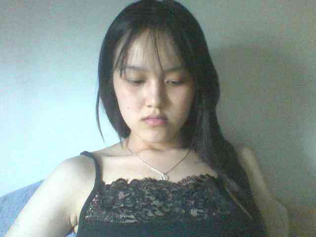 Alina-2k webcam