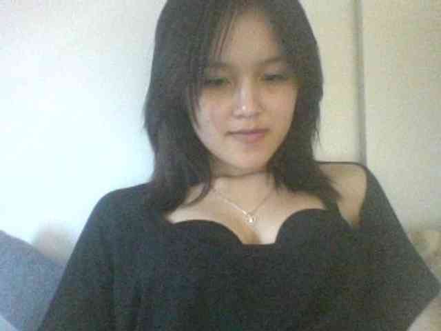 Alina-2k webcam