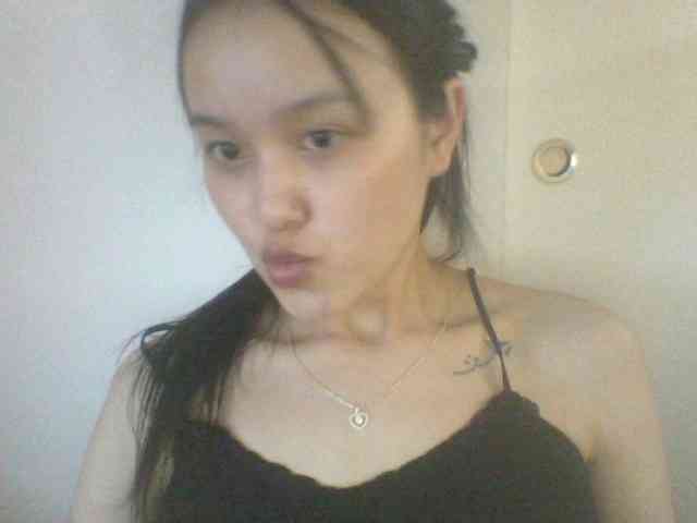 Alina-2k webcam