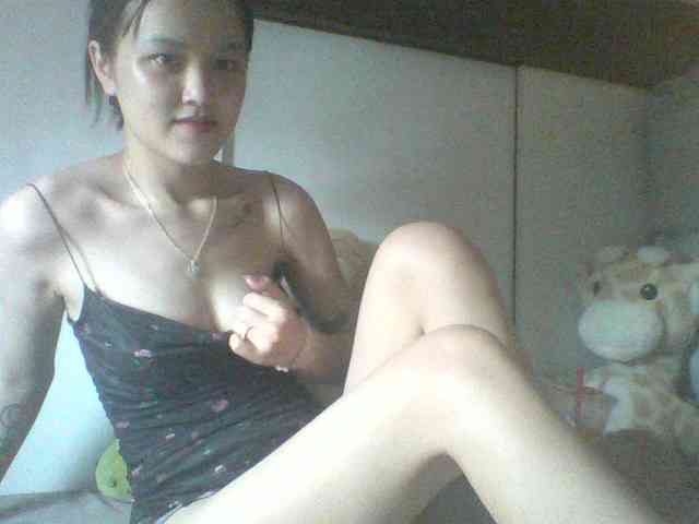 Alina-2k webcam