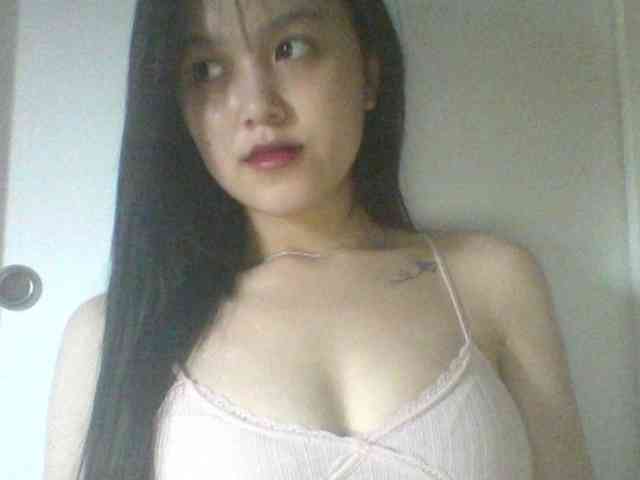 Alina-2k webcam