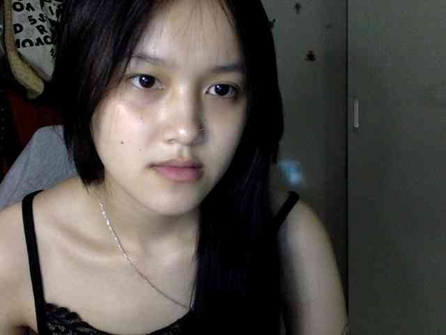 Alina-2k webcam