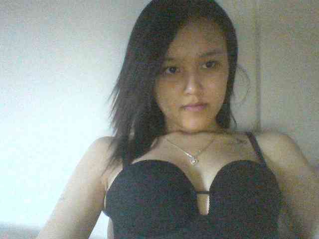 Alina-2k webcam