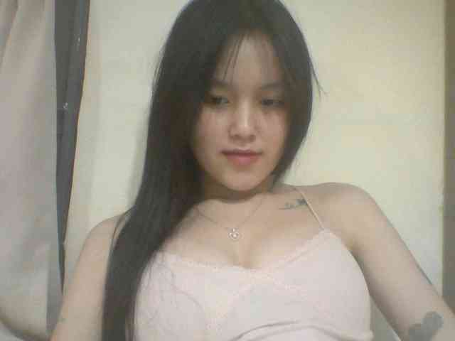 Alina-2k webcam