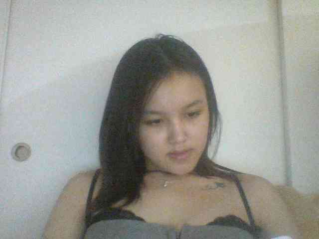 Alina-2k webcam