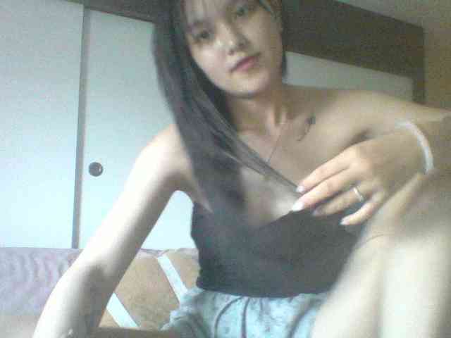 Alina-2k webcam