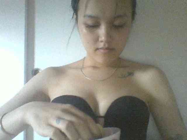 Alina-2k webcam