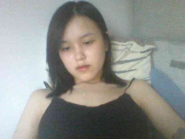 Alina-2k webcam