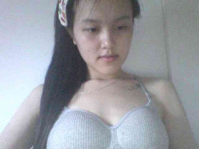 Alina-2k Live Webcam on BongaCams