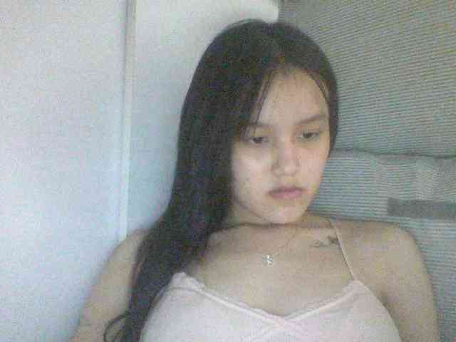 Alina-2k webcam