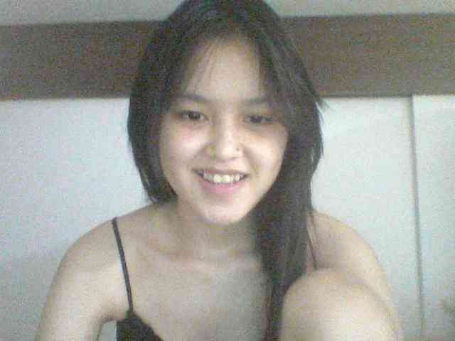 Alina-2k webcam