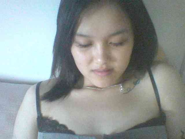 Alina-2k webcam