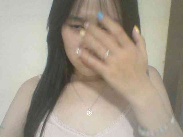 Alina-2k webcam