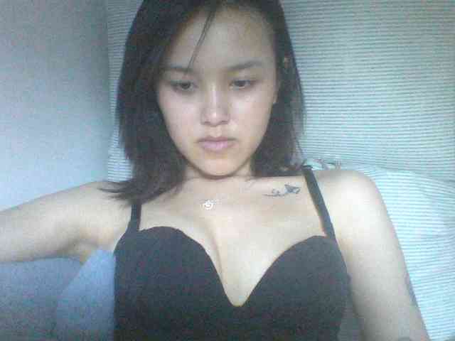 Alina-2k webcam