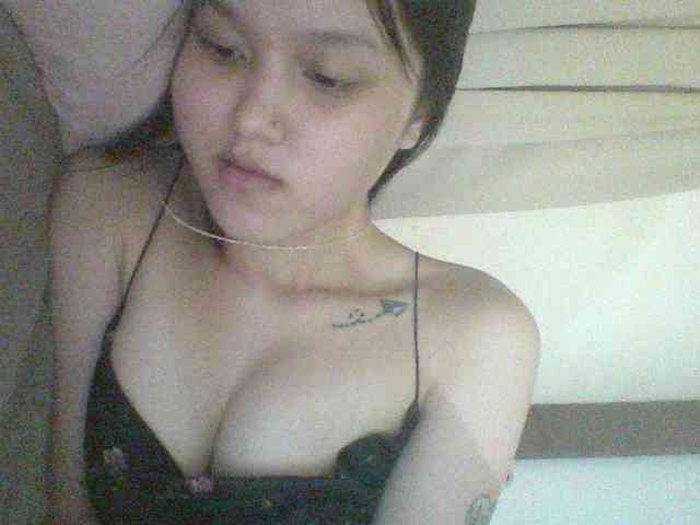 Alina-2k webcam