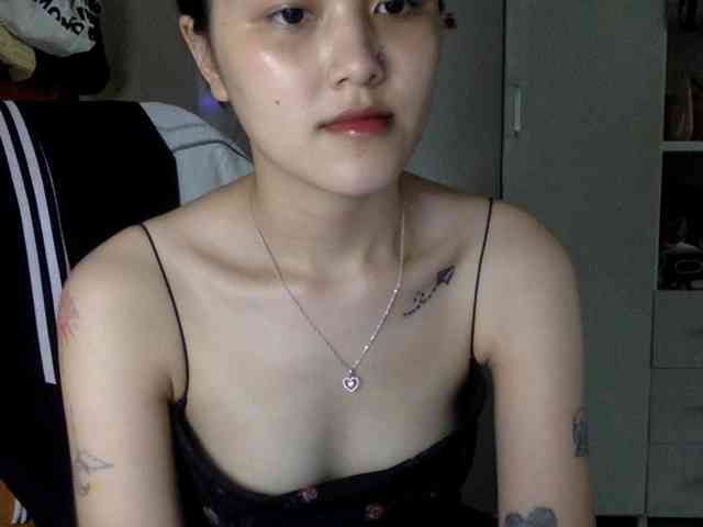 Alina-2k webcam