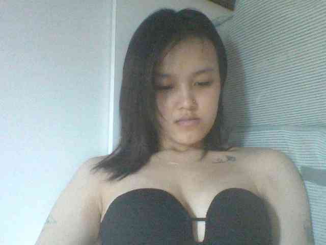 Alina-2k webcam
