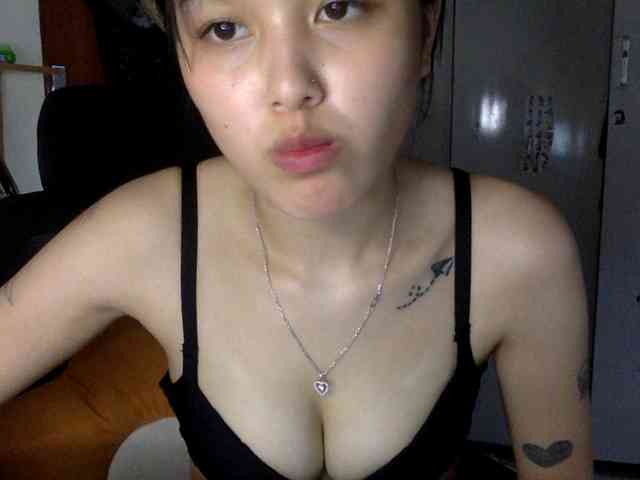 Alina-2k webcam