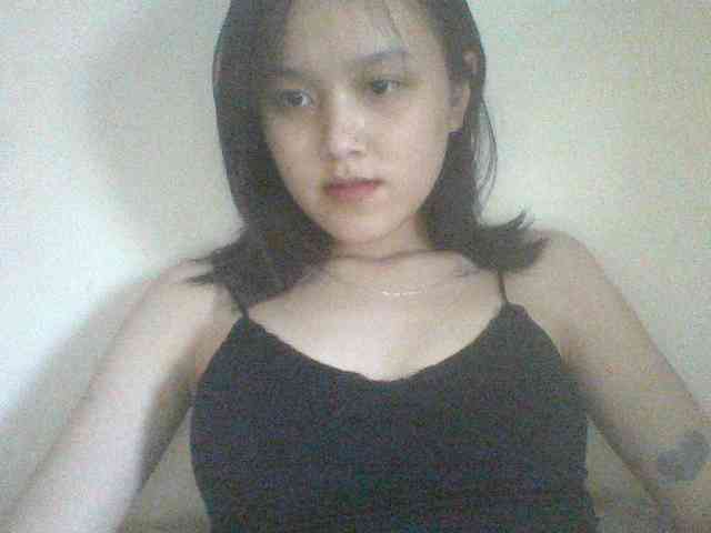 Alina-2k webcam