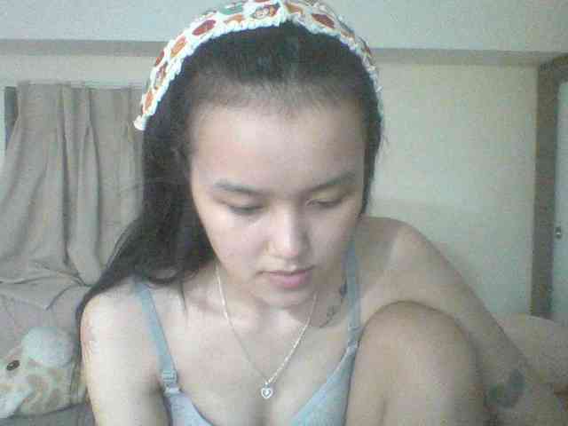 Alina-2k webcam