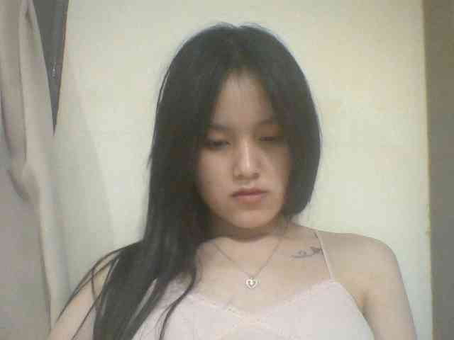 Alina-2k webcam