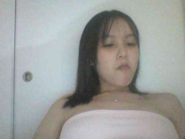 Alina-2k webcam