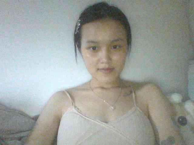 Alina-2k webcam