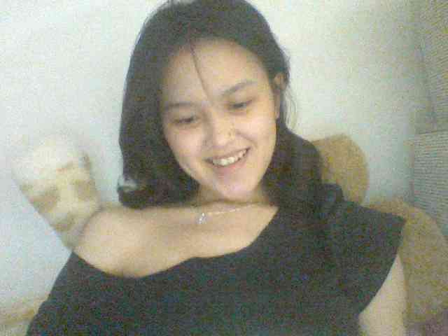 Alina-2k webcam