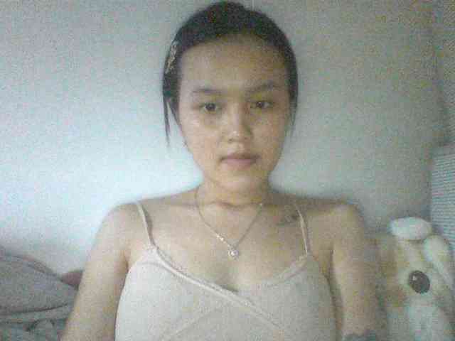 Alina-2k webcam