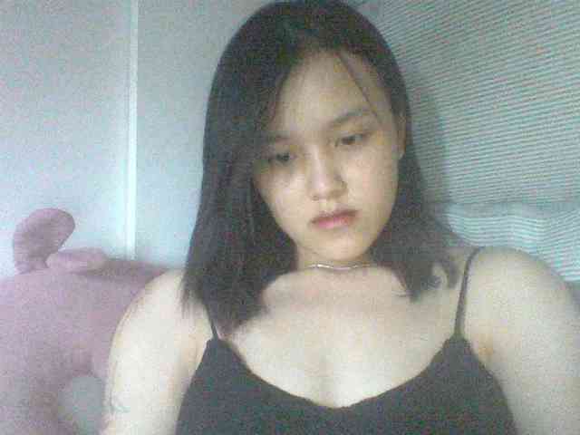 Alina-2k webcam
