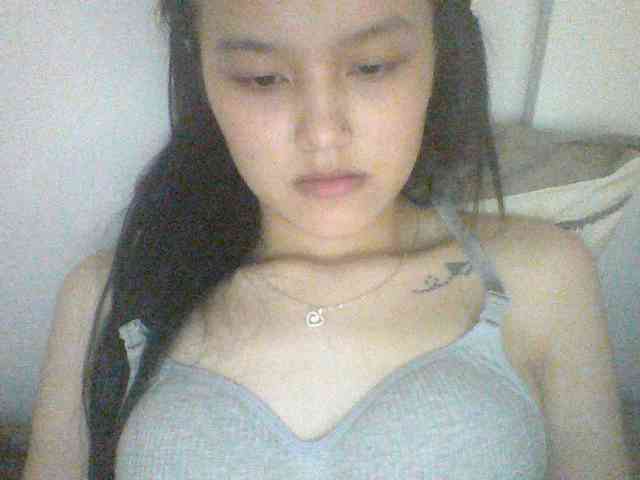 Alina-2k webcam