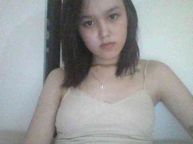 Alina-2k webcam