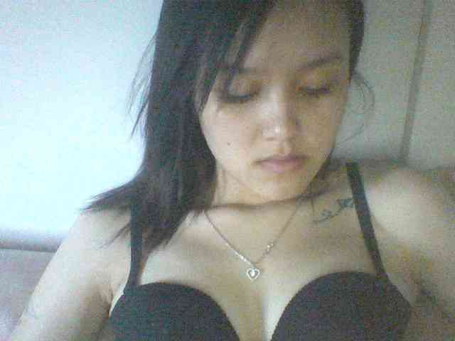 Alina-2k webcam