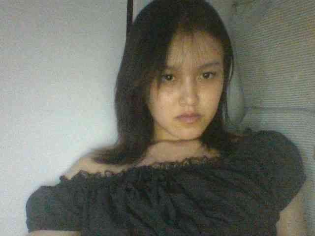 Alina-2k webcam
