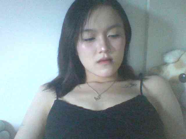 Alina-2k webcam