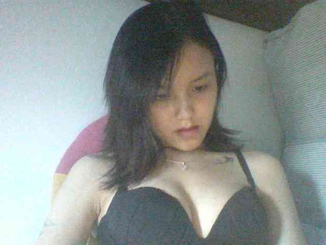 Alina-2k webcam