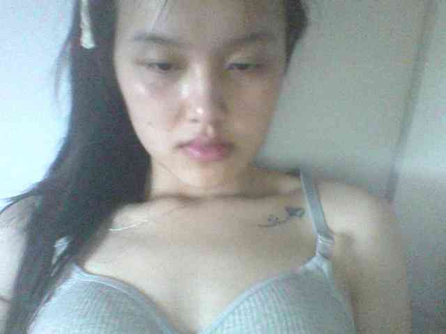 Alina-2k webcam
