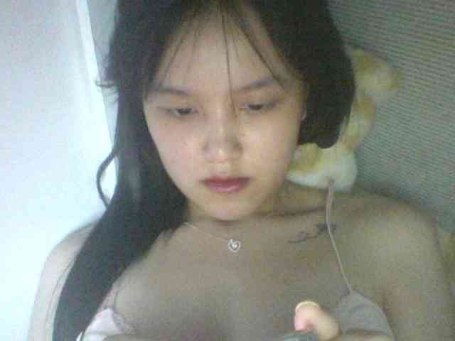 Alina-2k webcam