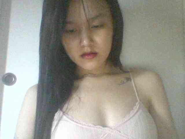 Alina-2k webcam