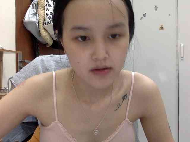 Alina-2k webcam