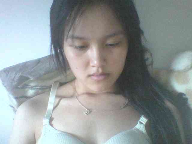 Alina-2k webcam