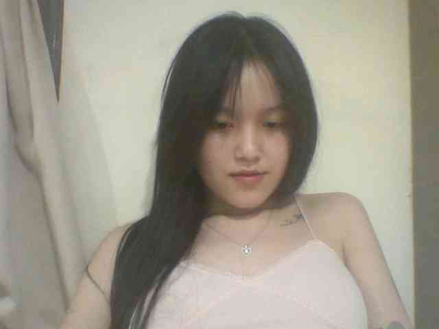 Alina-2k webcam