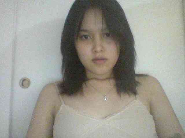Alina-2k webcam
