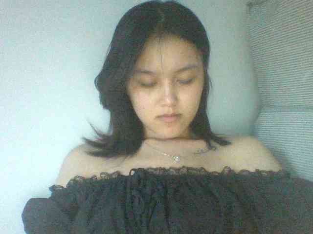 Alina-2k webcam